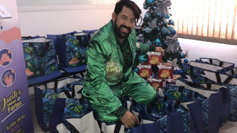 RJ – Destaque Junior Rey reuniu amigos na campanha para compra de Cestas de  Natal para funcionários do barracão da Império da Tijuca - CN1 Brasil