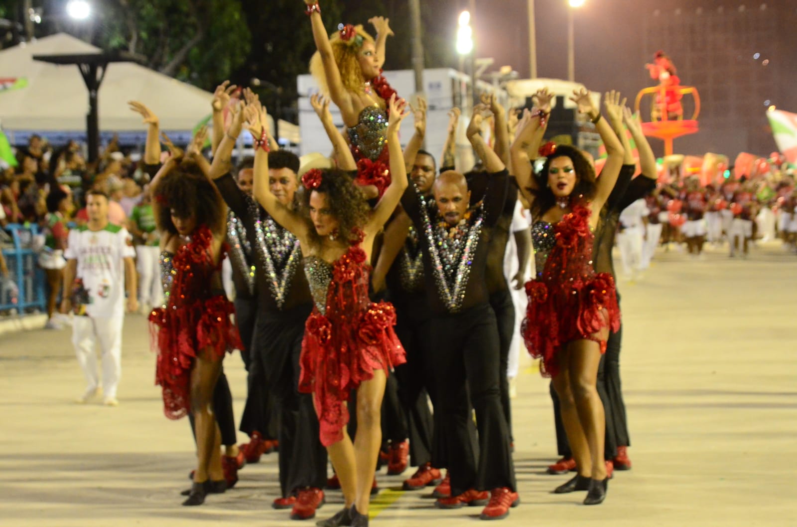 Rj Grande Rio Traz O Povo Da Rua Exalta Exu E Faz Ensaio Poderoso Cn1 Brasil 8193